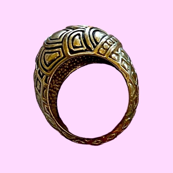 Ladies Size 8 Silver Cocktail Ring - Picture 1 of 3
